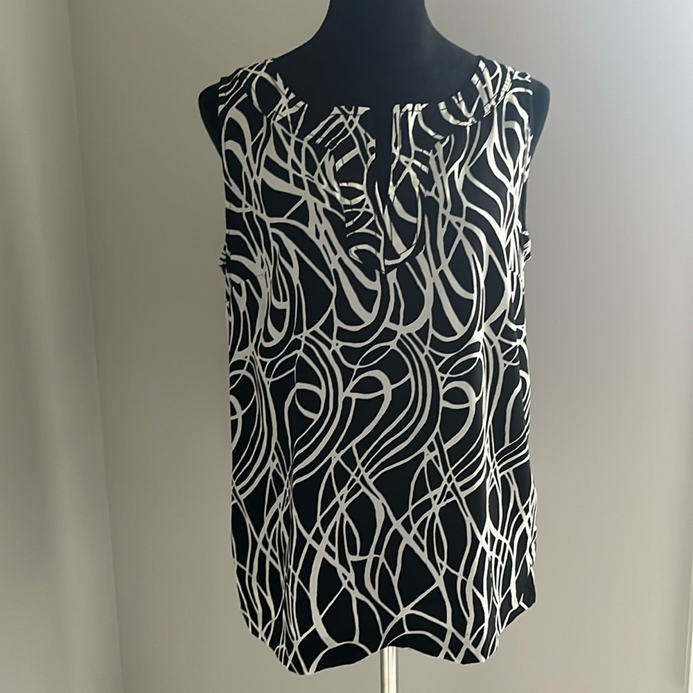 Dana Buchman Sleeveless Blouse Size M